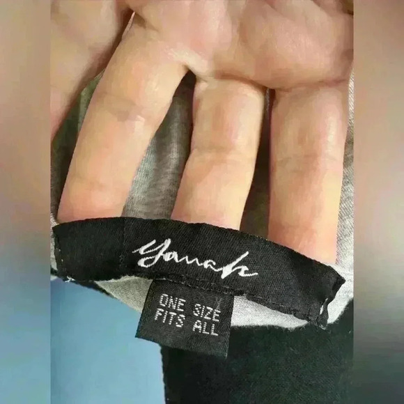 NWT Yanak Apple Long Sleeve VNeck Top ~ Heather Gray ~ One size - Picture 6 of 7